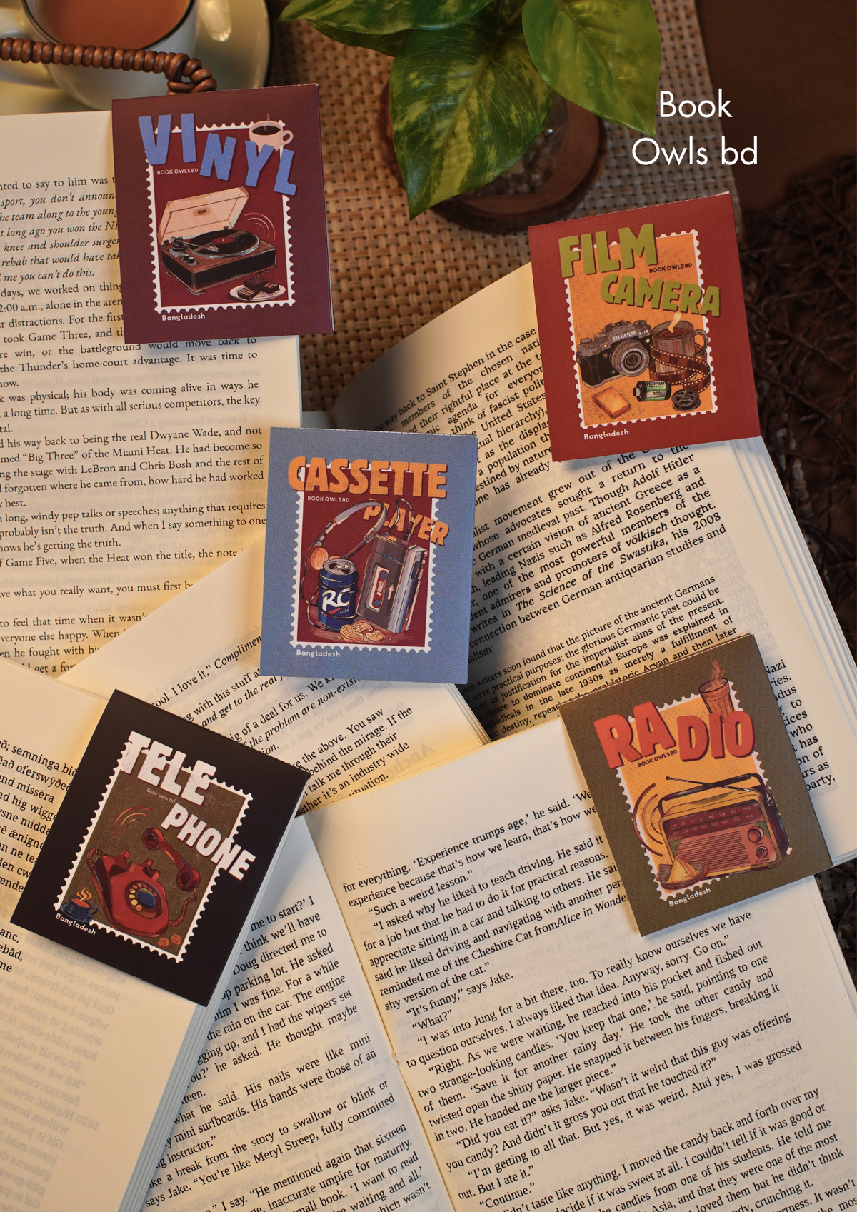 SNB30- Retro Bengali - Film camera bookmark