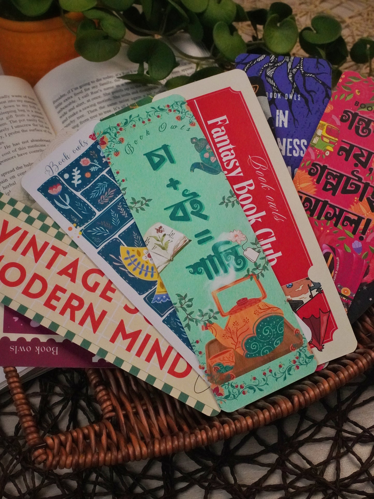 SNB07- Vintage Themed Bookmark