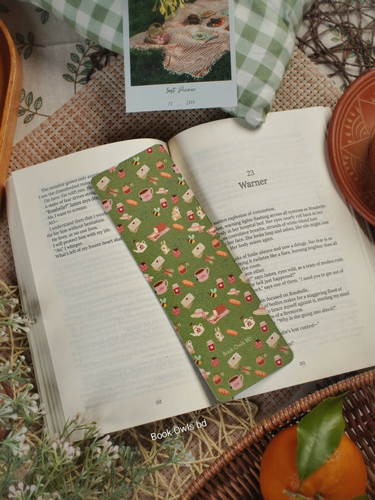 SNB02 - Cozy Picnic - Bookmark